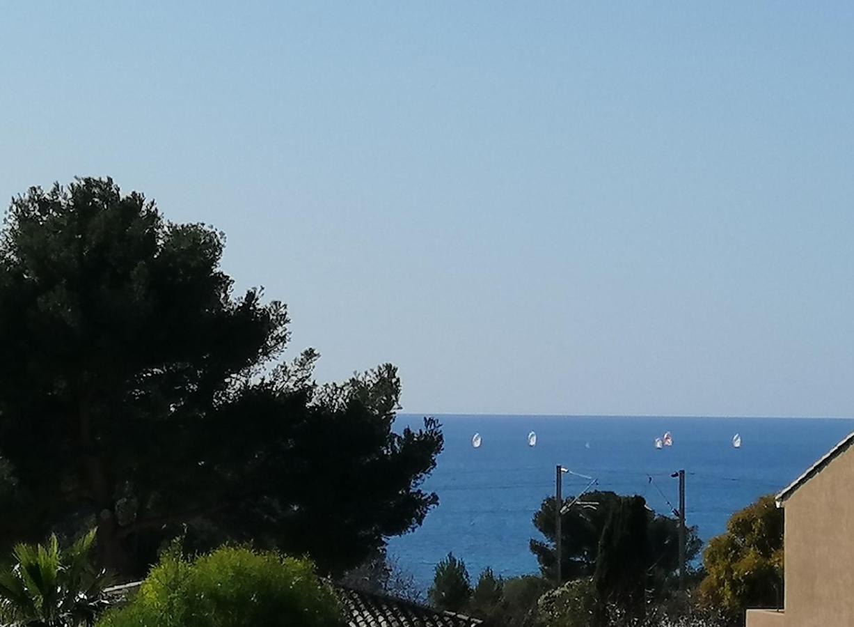 Sanary Les Gorguettes, Studio Avec Terrasse Vue Mer, A 10 Min A Pieds De La Plage Exterior photo